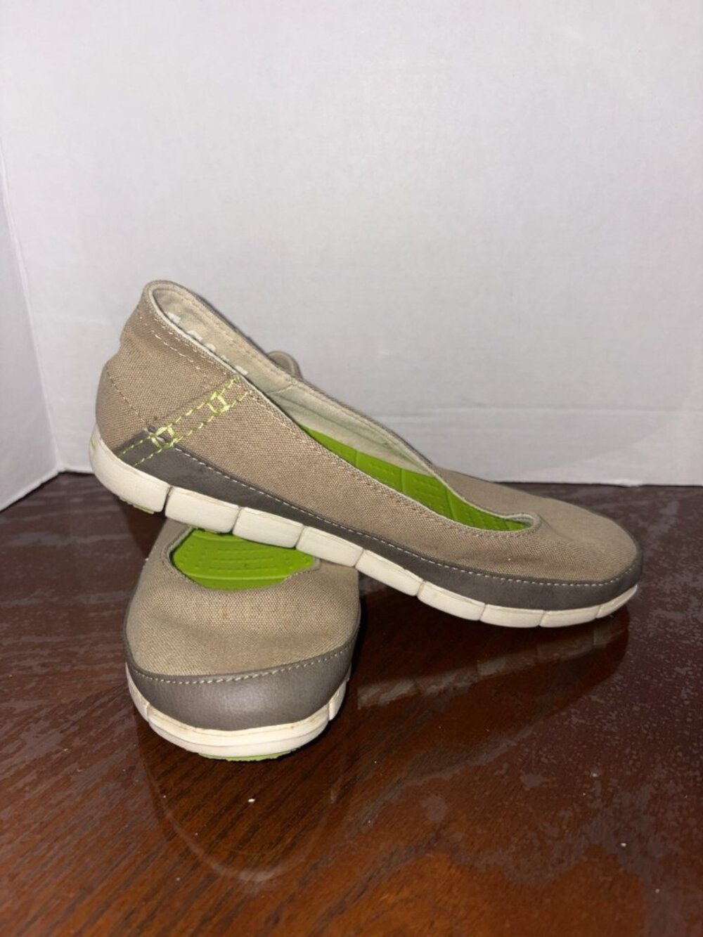 Crocs Slip On Shoes Stretch Your Sole Canvas Flats Khaki Tan Womens 7 Walking